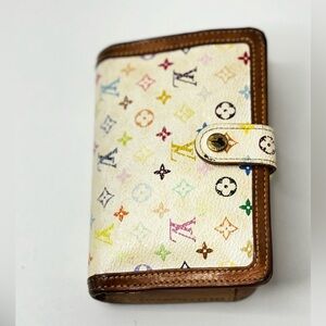💋SOLD💋Louis Vuitton kiss lock wallet 💋